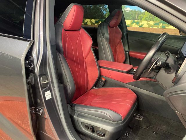 Lexus RX 9
