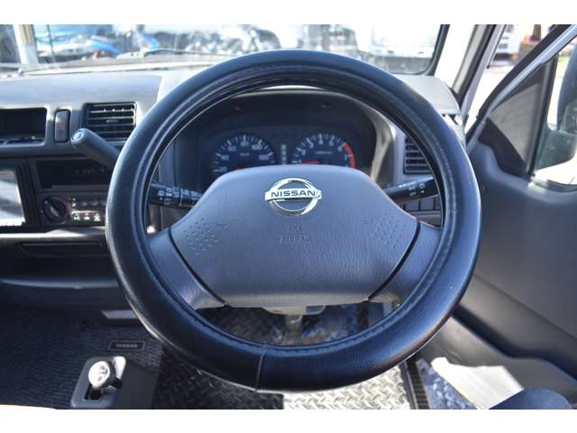 Nissan Vanette 5