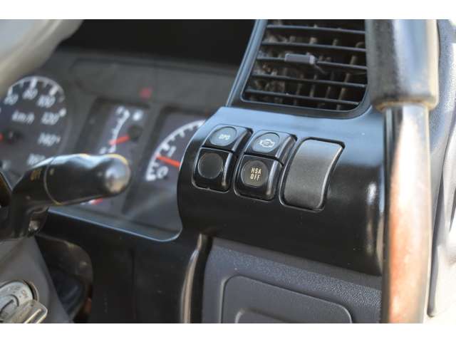 Isuzu Elf 10