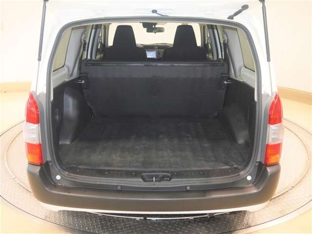 Toyota Succeed Van 8