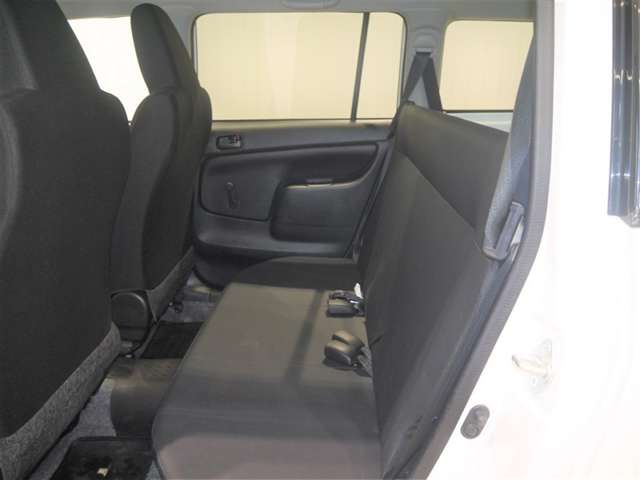 Toyota Succeed Van 10