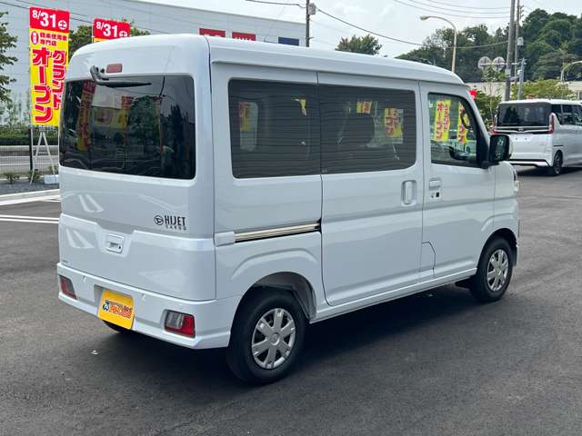 Daihatsu Hijet Cargo 6
