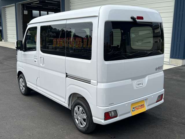 Daihatsu Hijet Cargo 8