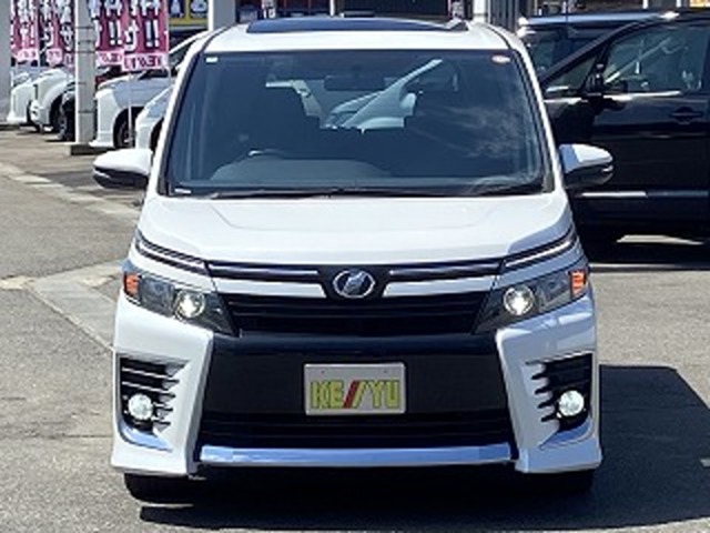 Toyota Voxy 9