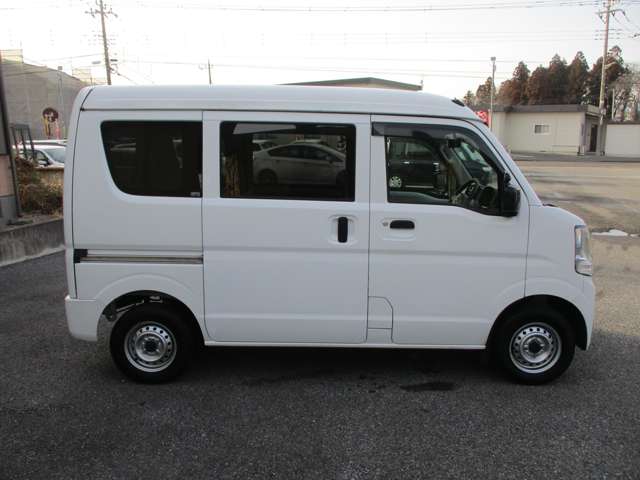 Nissan NV100 Clipper 4