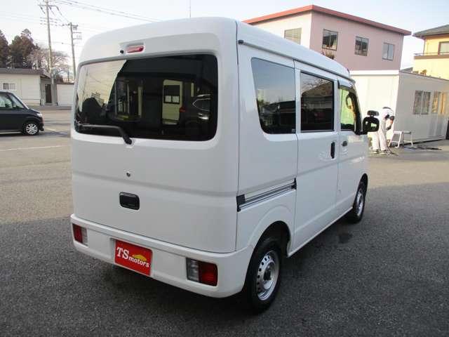 Nissan NV100 Clipper 8