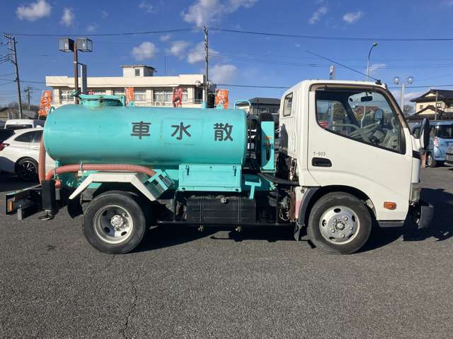 Hino Dutro 4