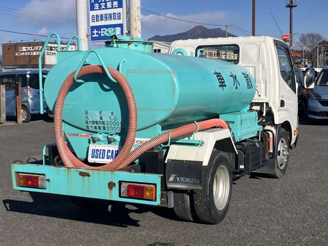 Hino Dutro 8