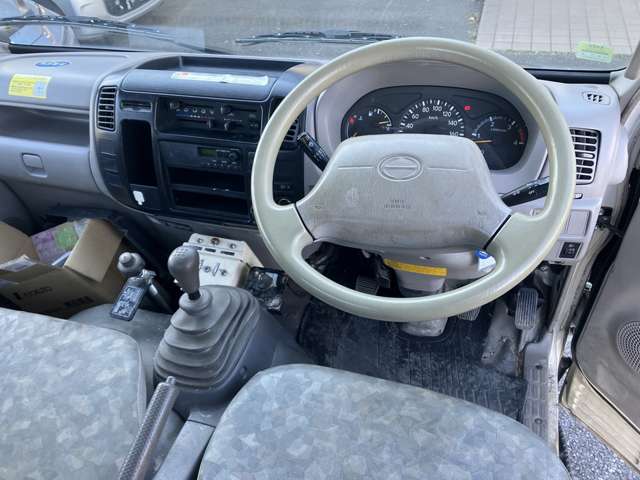 Hino Dutro 10