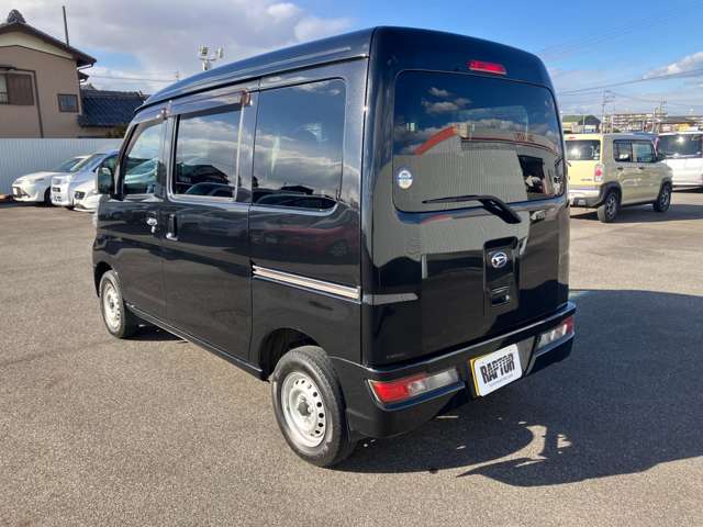 Daihatsu Hijet Cargo 11