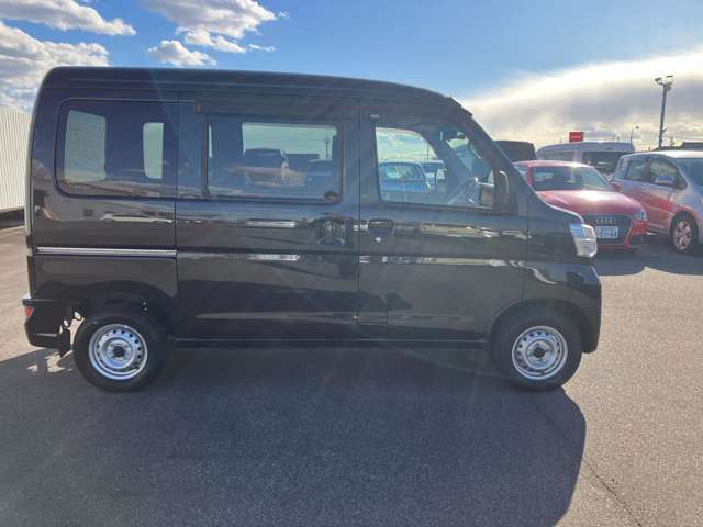 Daihatsu Hijet Cargo 8