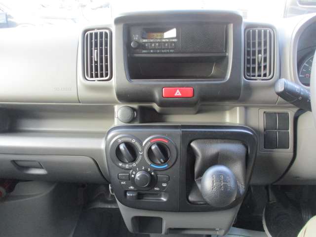 Nissan NV100 Clipper 11
