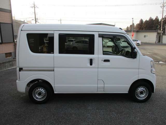 Nissan NV100 Clipper 4