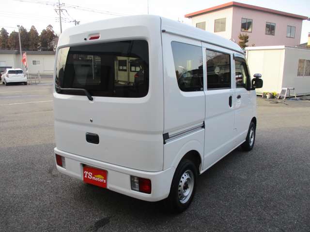 Nissan NV100 Clipper 8