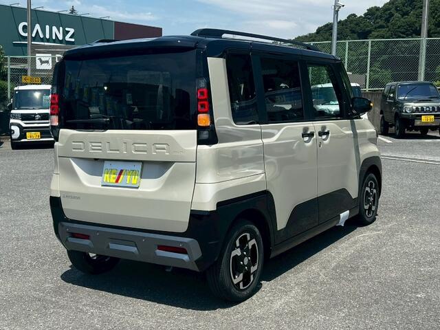 Mitsubishi Delica Mini 3