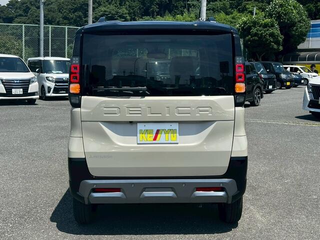 Mitsubishi Delica Mini 8