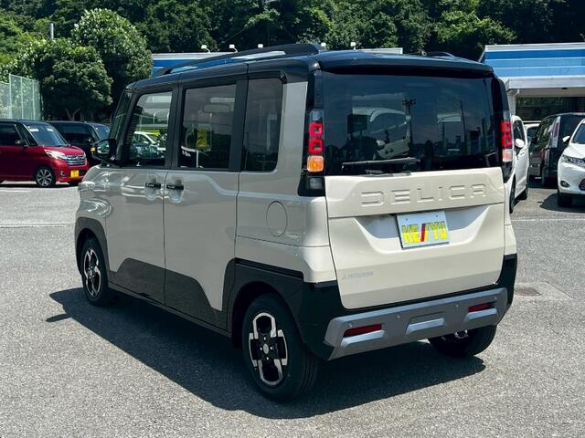 Mitsubishi Delica Mini 9