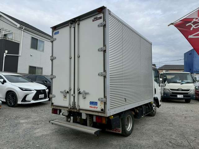 Isuzu Elf 8