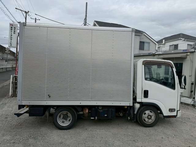 Isuzu Elf 9