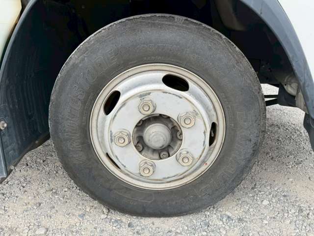 Isuzu Elf 10