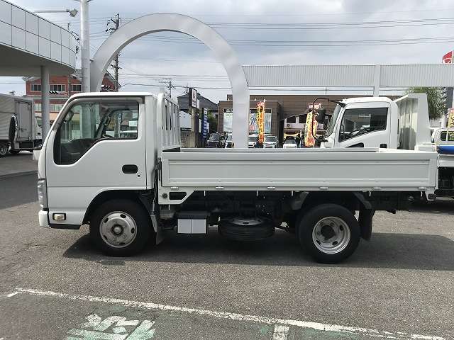 Isuzu Elf 7