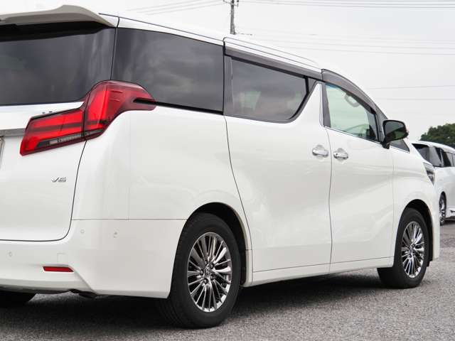 Toyota Alphard 12