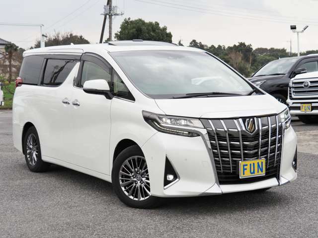 Toyota Alphard 3