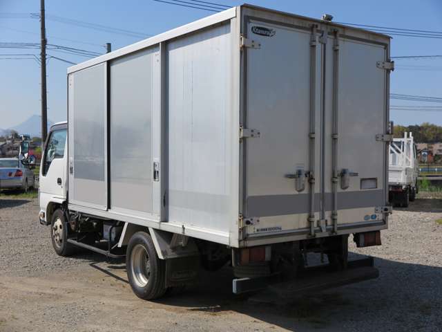 Isuzu Elf 7