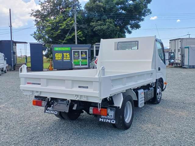 Hino Dutro 7