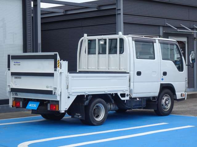 Isuzu Elf 11