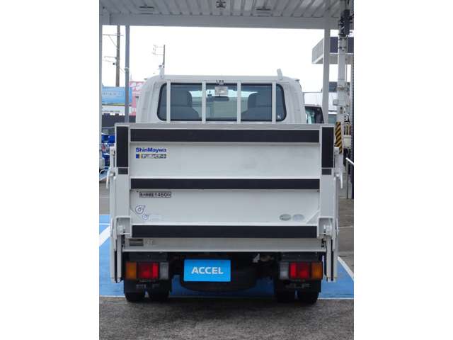 Isuzu Elf 10