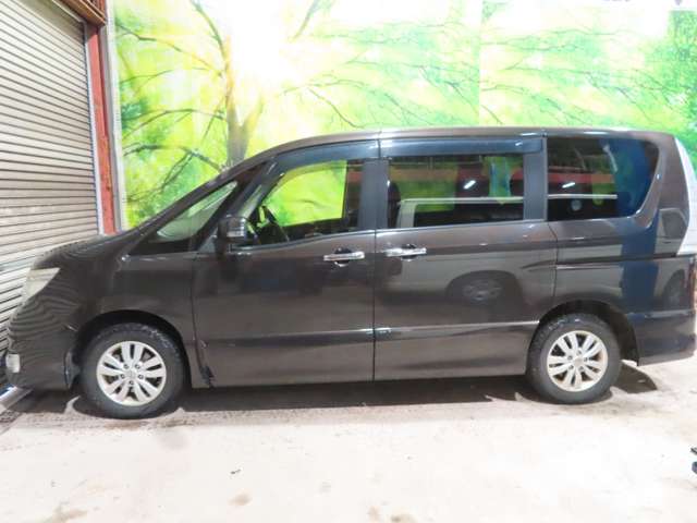 Nissan Serena 6