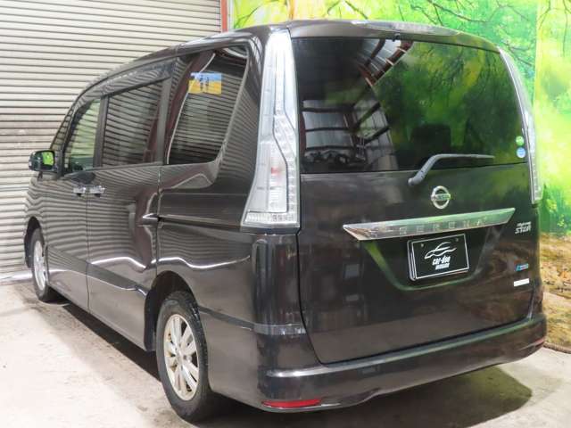 Nissan Serena 8