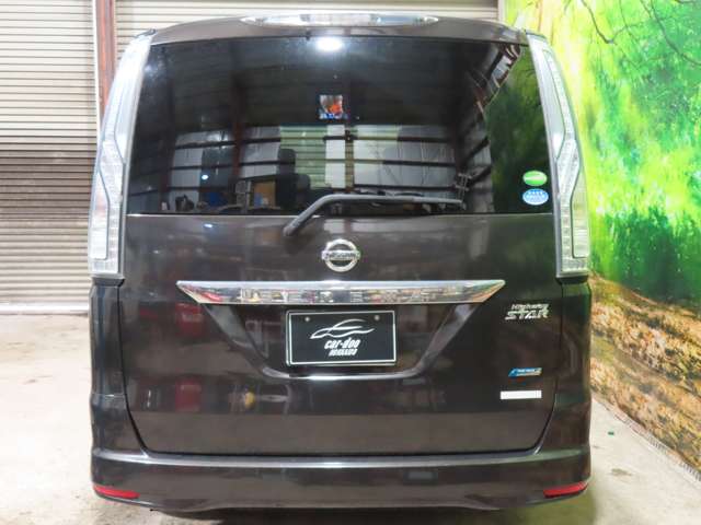 Nissan Serena 10