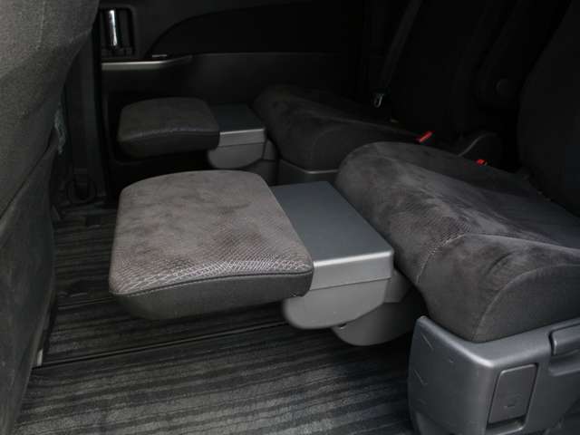 Toyota Estima 12