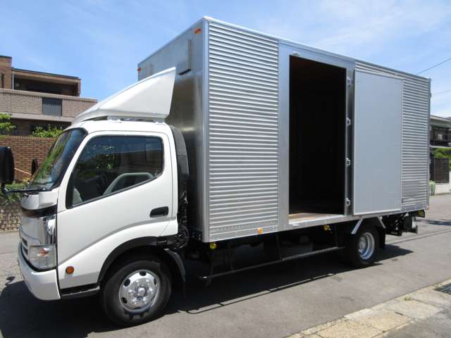 Hino Dutro 5