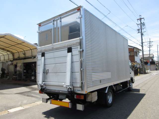 Hino Dutro 6