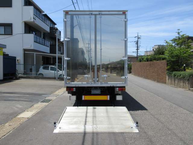 Hino Dutro 8