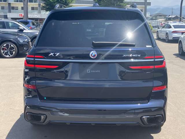 BMW X7 6