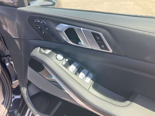 BMW X7 10