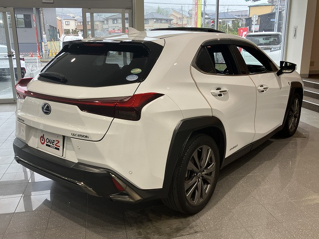 Lexus UX 3