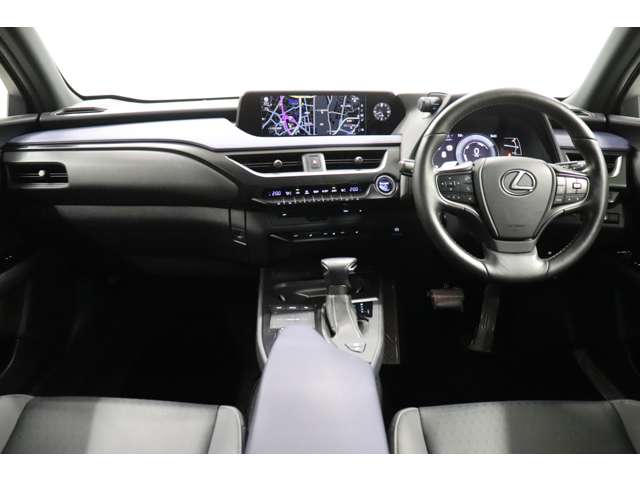 Lexus UX 8