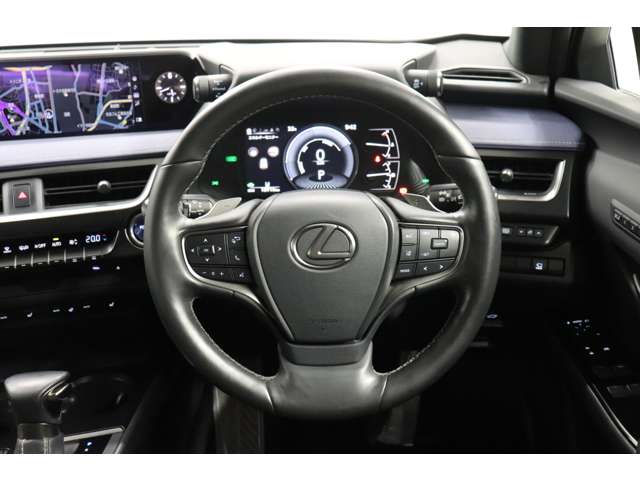 Lexus UX 9