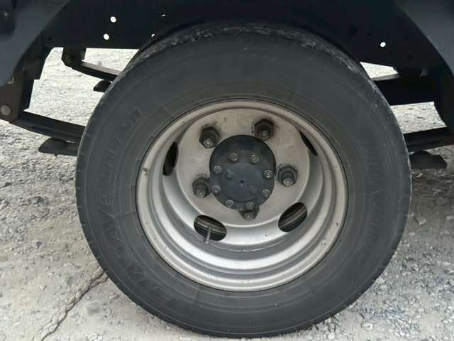 Isuzu Elf 12