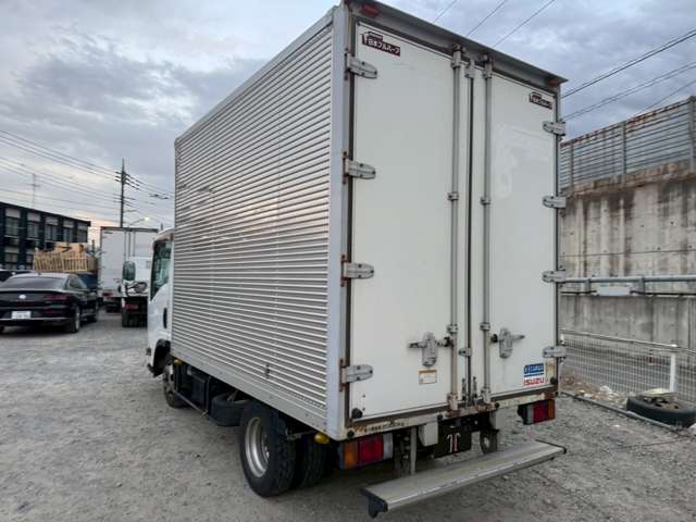 Isuzu Elf 6