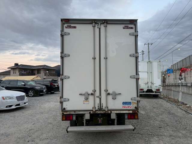 Isuzu Elf 7