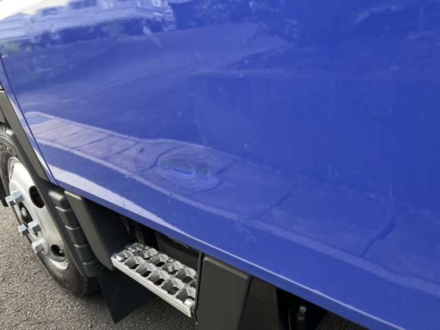 Mitsubishi Fuso Canter 9