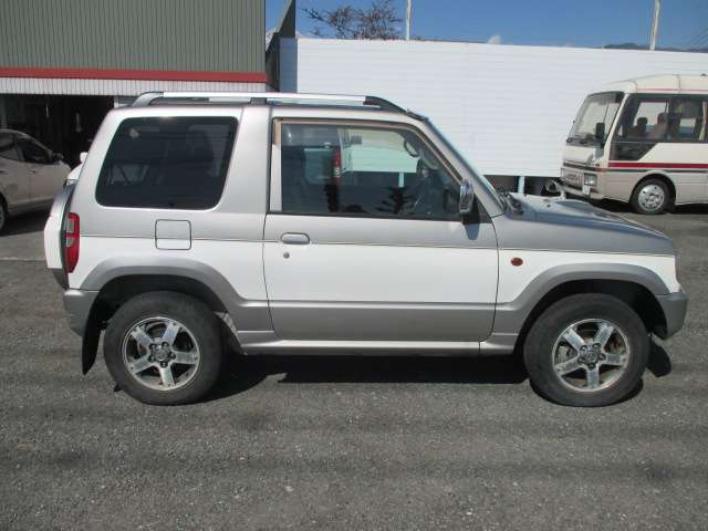 Mitsubishi Pajero Mini 11