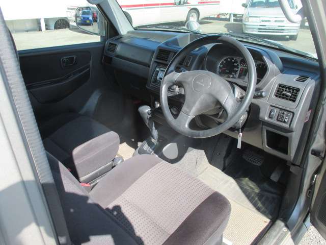 Mitsubishi Pajero Mini 12