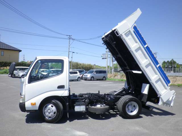 Hino Dutro 8